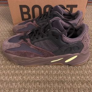 Yeezy 700 Boost Mauve - US Men’s 10